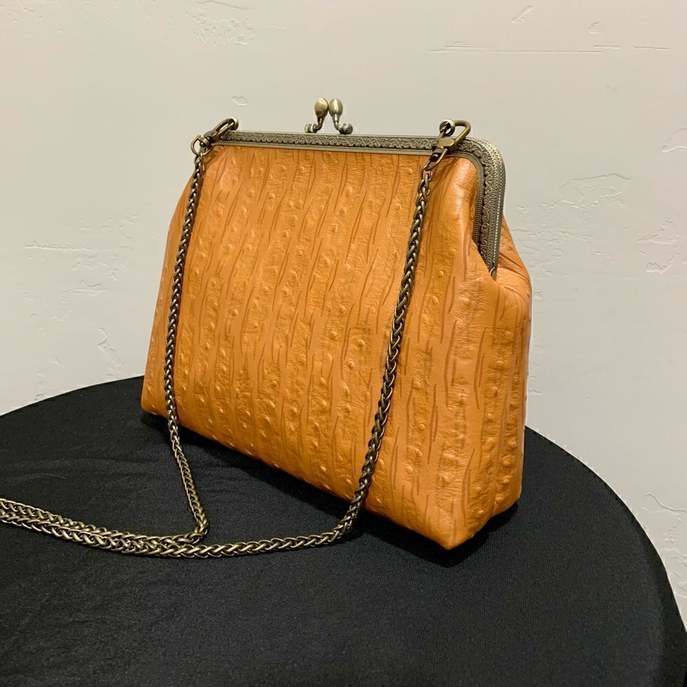 Vintage Style Handcrafted Genuine Embossed Leather Kisslock Handbag Set - Picture 7 of 16